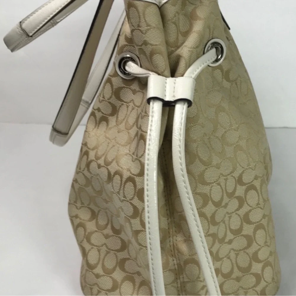 Gorgeous EUC limited edition Coach white leather and canvas